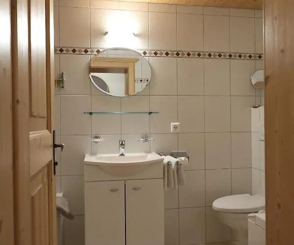 卡斯佩尔保尔公寓 *